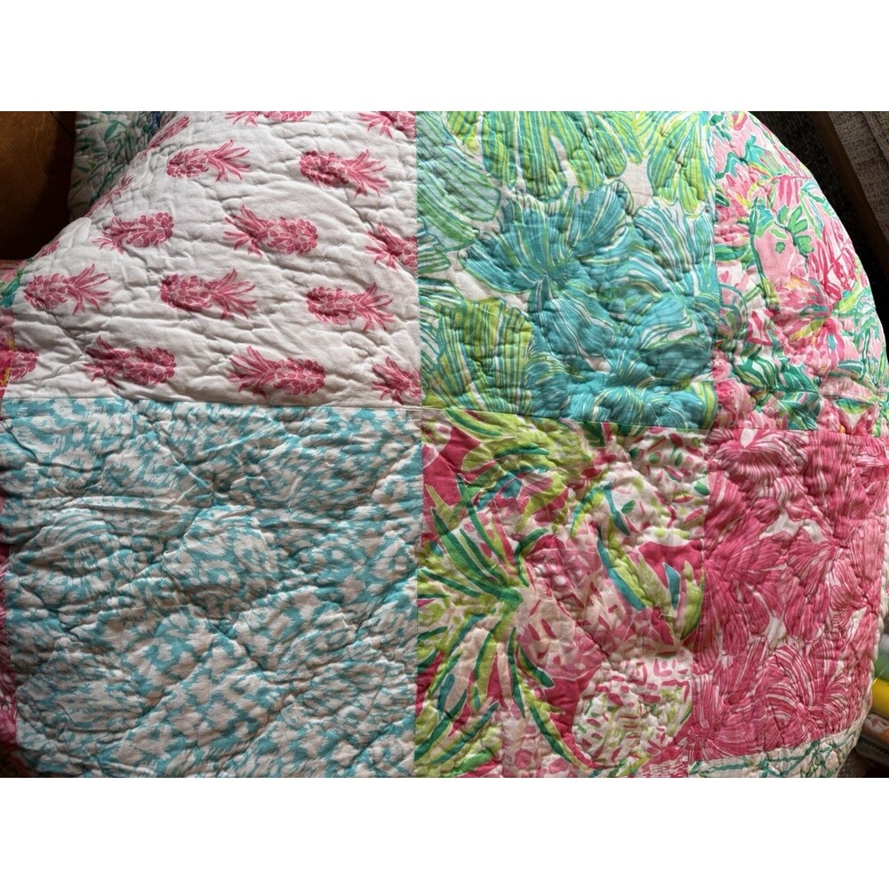 POTTERY BARN Lilly Pulitzer Quilted Patchwork Queen plus 2 Euro Shams 26 X 26
